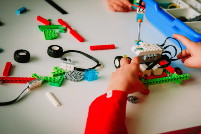 robotics-va-lap-trinh-tre-em-khac-nhau-the-nao-1