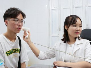 Hướng dẫn cách trị mụn trứng cá tuổi dậy thì